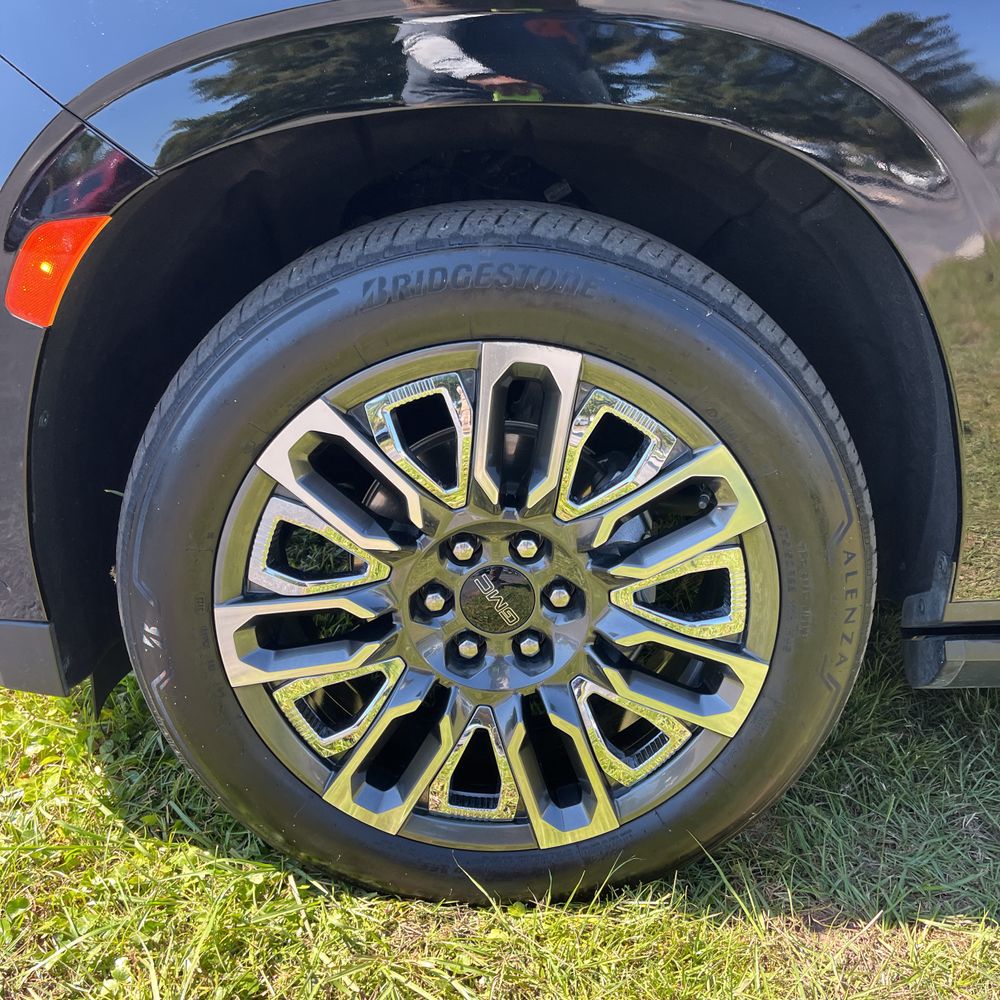 2023 GMC Yukon Denali Ultimate