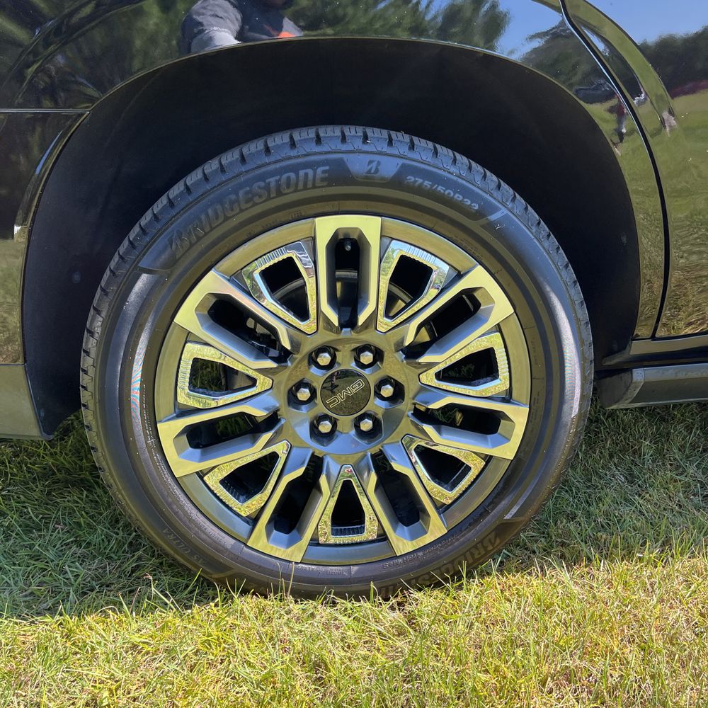 2023 GMC Yukon Denali Ultimate