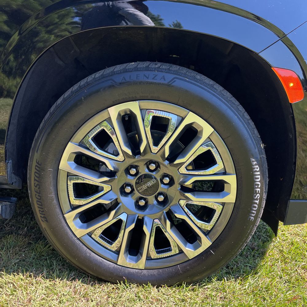 2023 GMC Yukon Denali Ultimate
