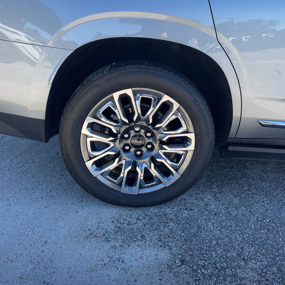 2024 GMC Yukon Denali Ultimate