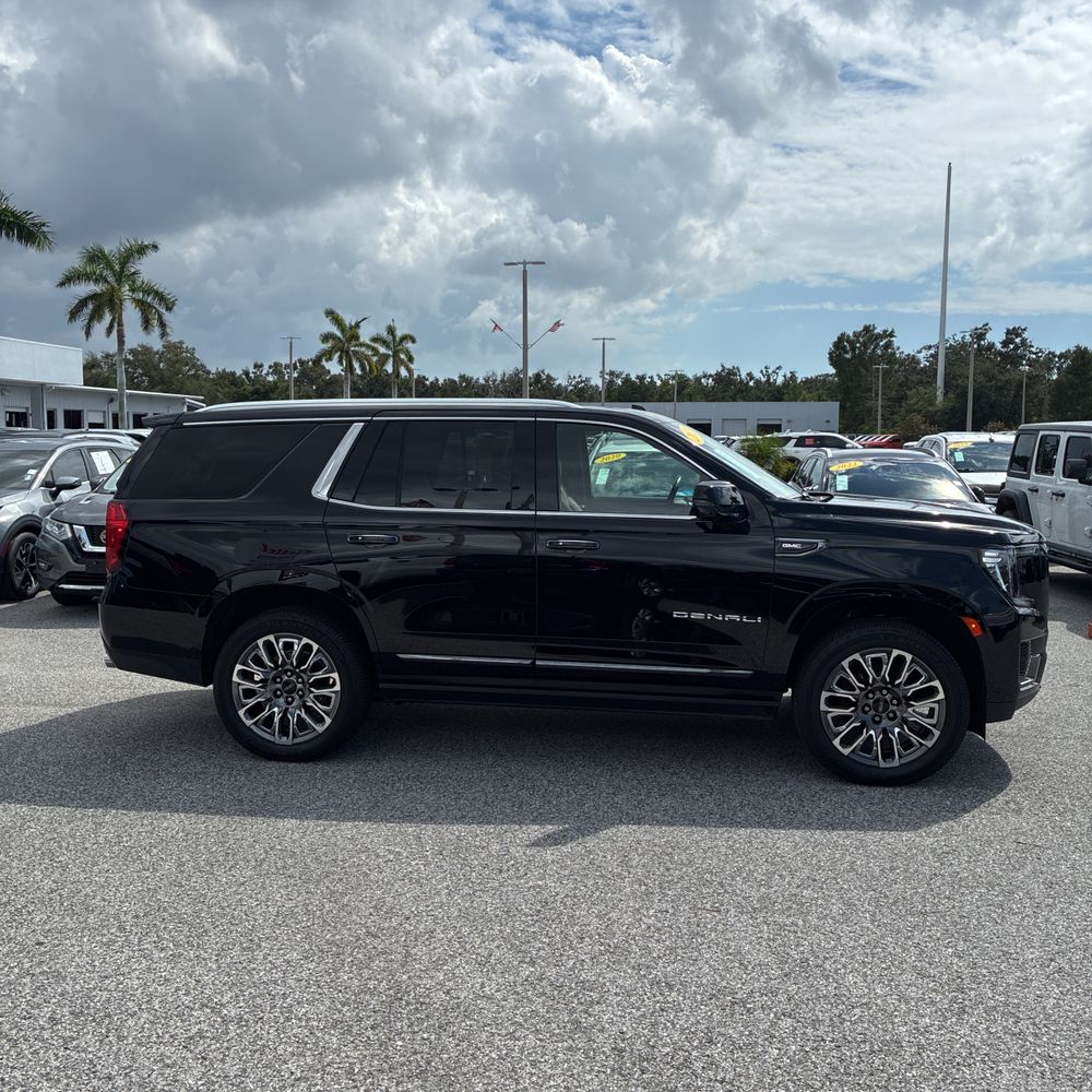 2023 GMC Yukon Denali Ultimate