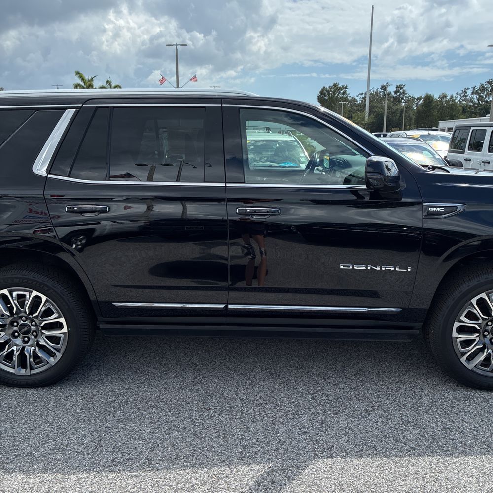 2023 GMC Yukon Denali Ultimate