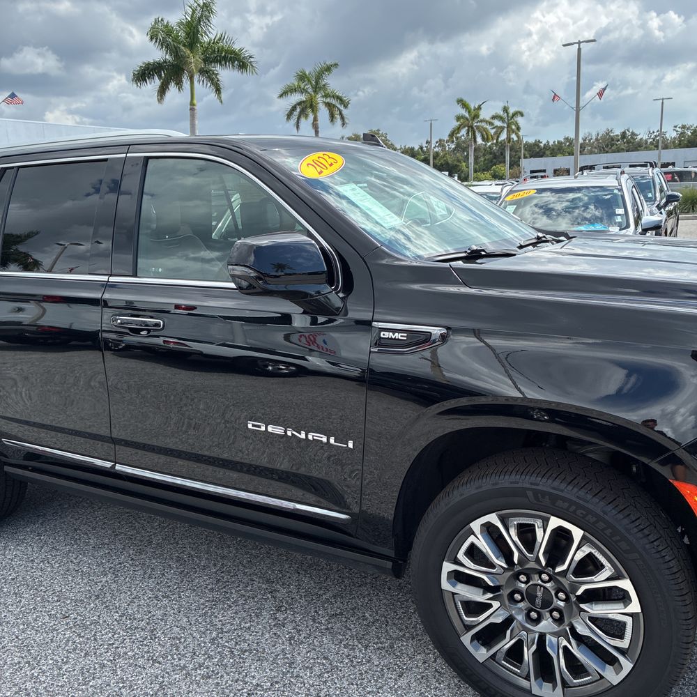 2023 GMC Yukon Denali Ultimate
