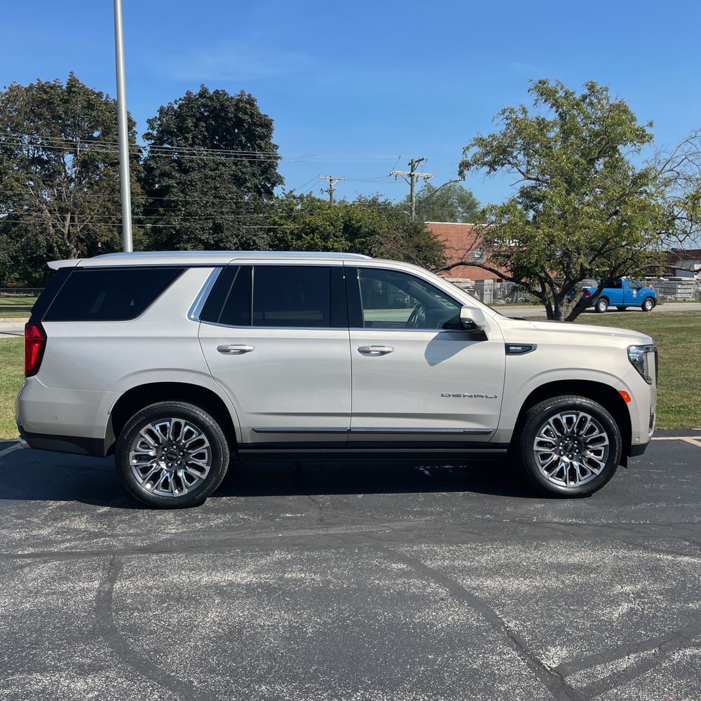 2023 GMC Yukon Denali Ultimate