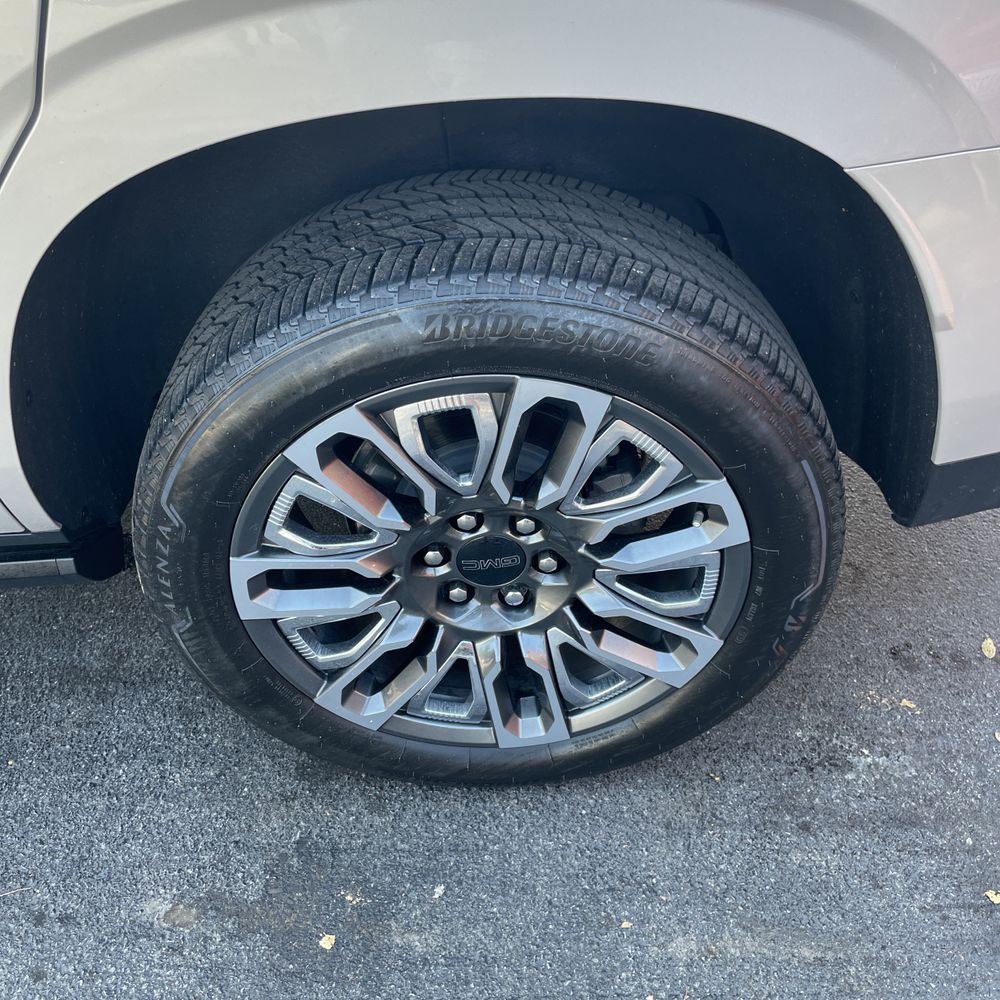 2023 GMC Yukon Denali Ultimate