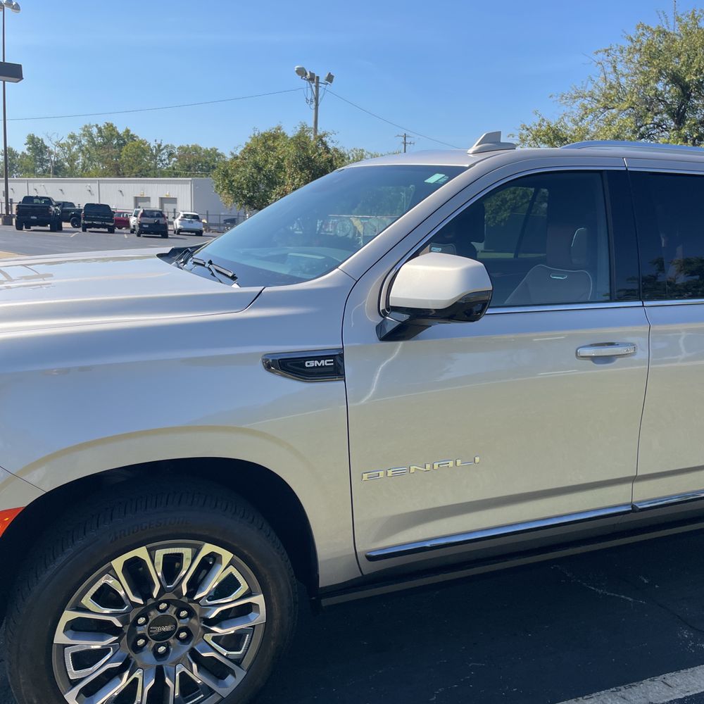 2023 GMC Yukon Denali Ultimate