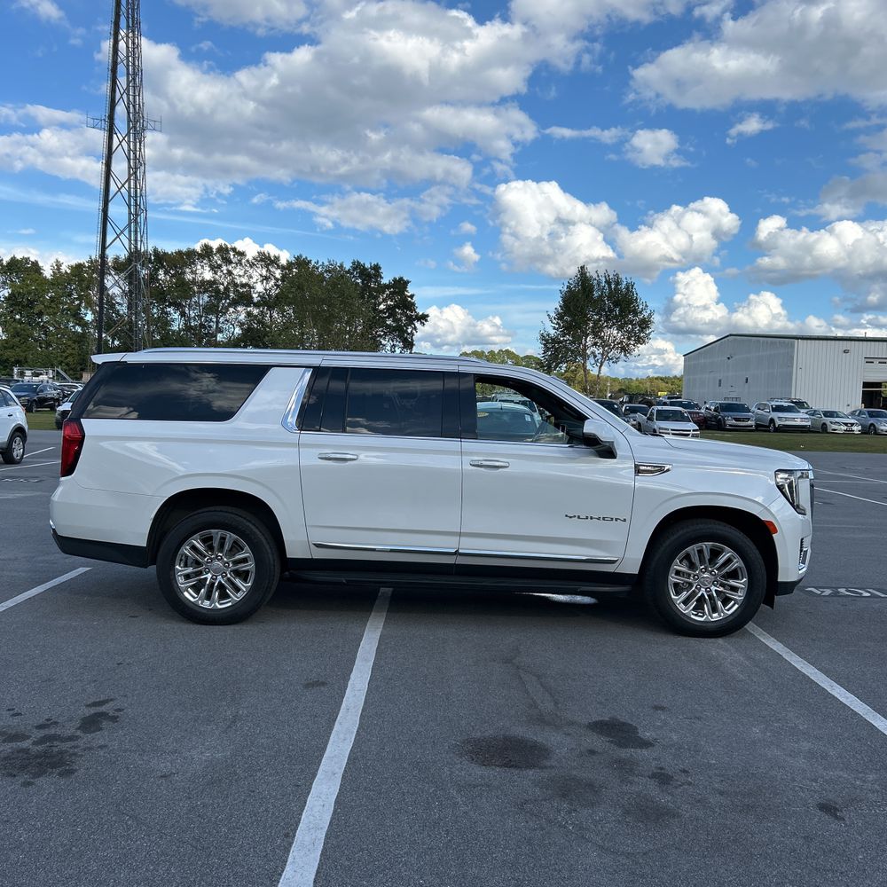 2022 GMC Yukon XL SLT