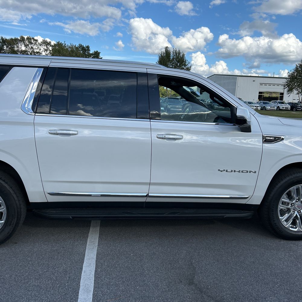 2022 GMC Yukon XL SLT