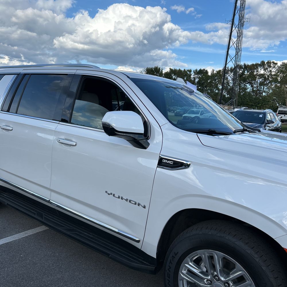 2022 GMC Yukon XL SLT