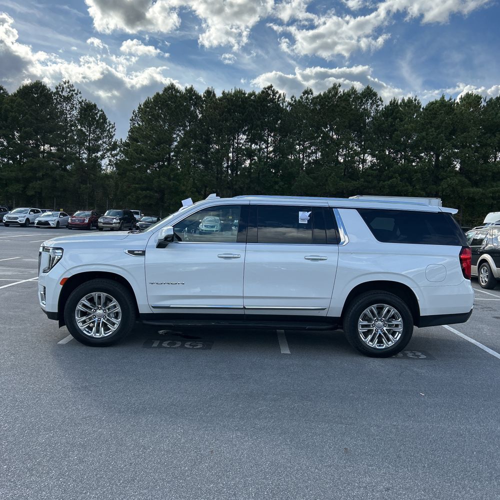 2022 GMC Yukon XL SLT