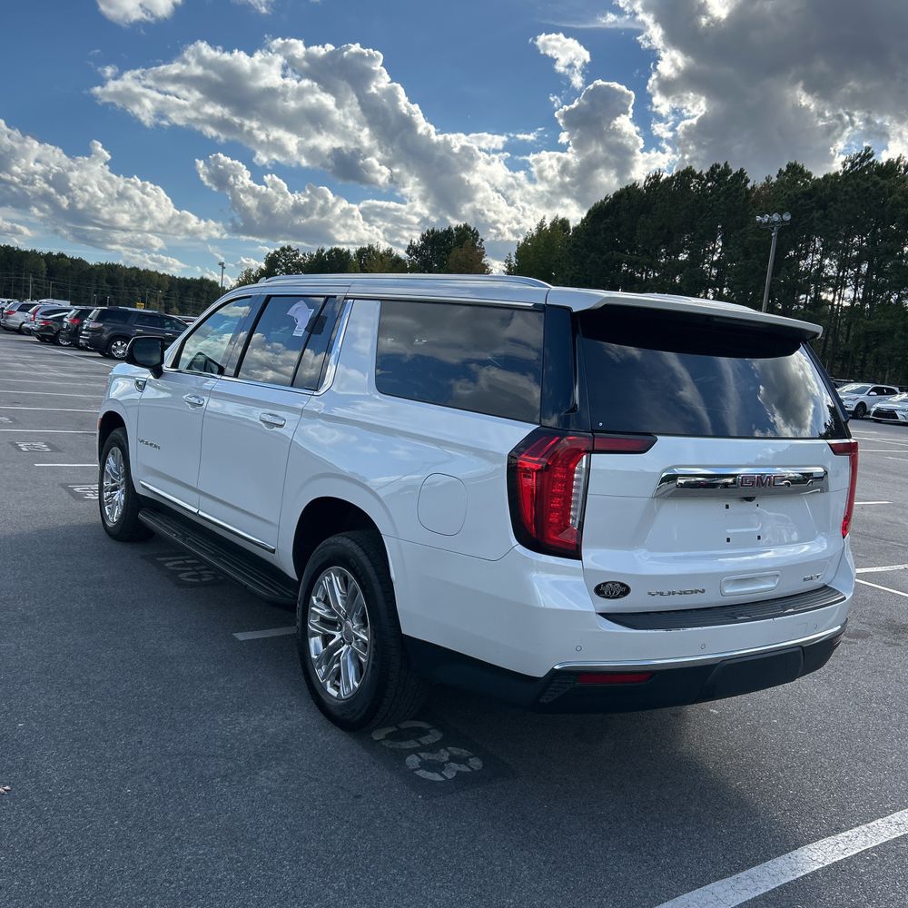 2022 GMC Yukon XL SLT