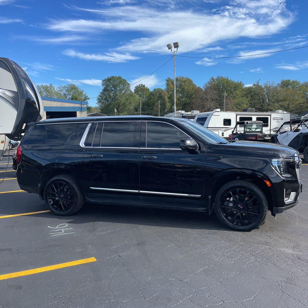 2024 GMC Yukon XL SLT