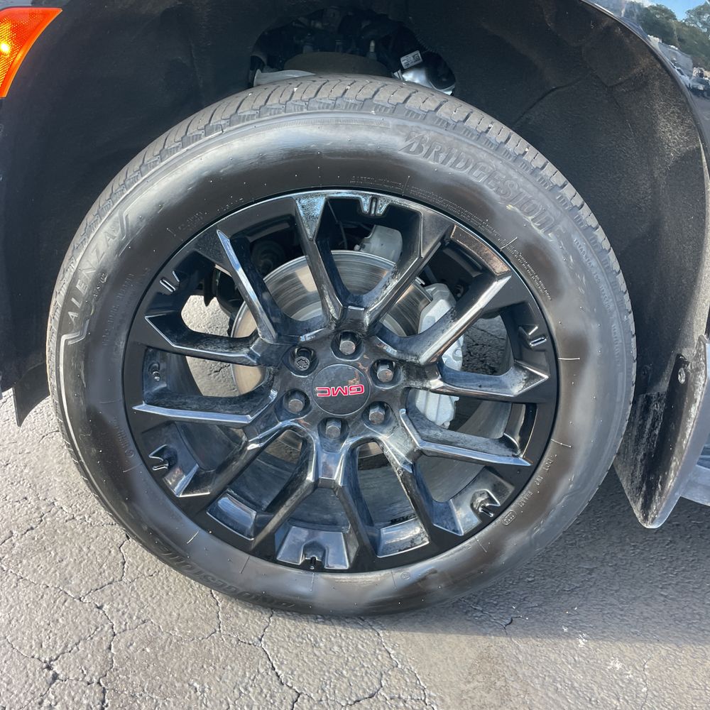 2024 GMC Yukon XL SLT