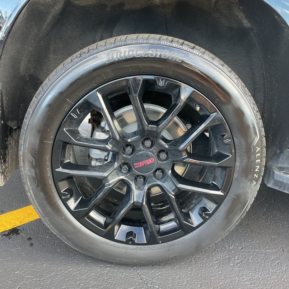 2024 GMC Yukon XL SLT