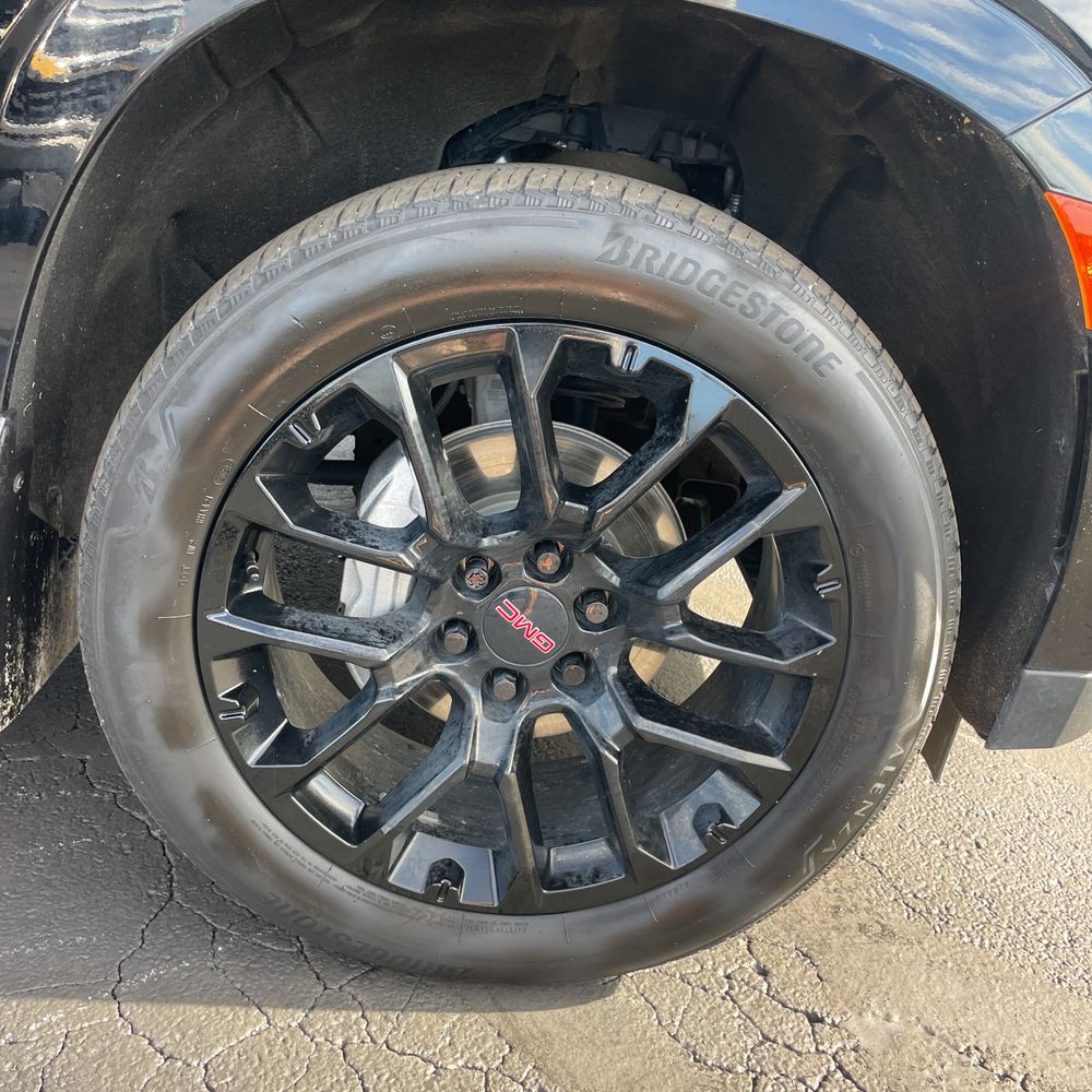 2024 GMC Yukon XL SLT
