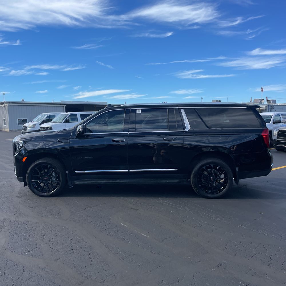 2024 GMC Yukon XL SLT
