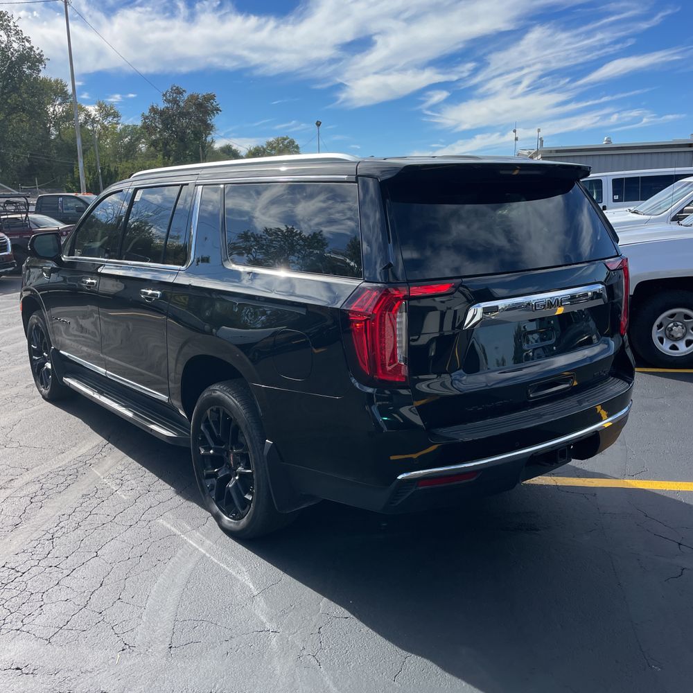 2024 GMC Yukon XL SLT