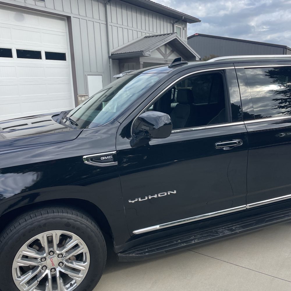 2023 GMC Yukon XL SLT