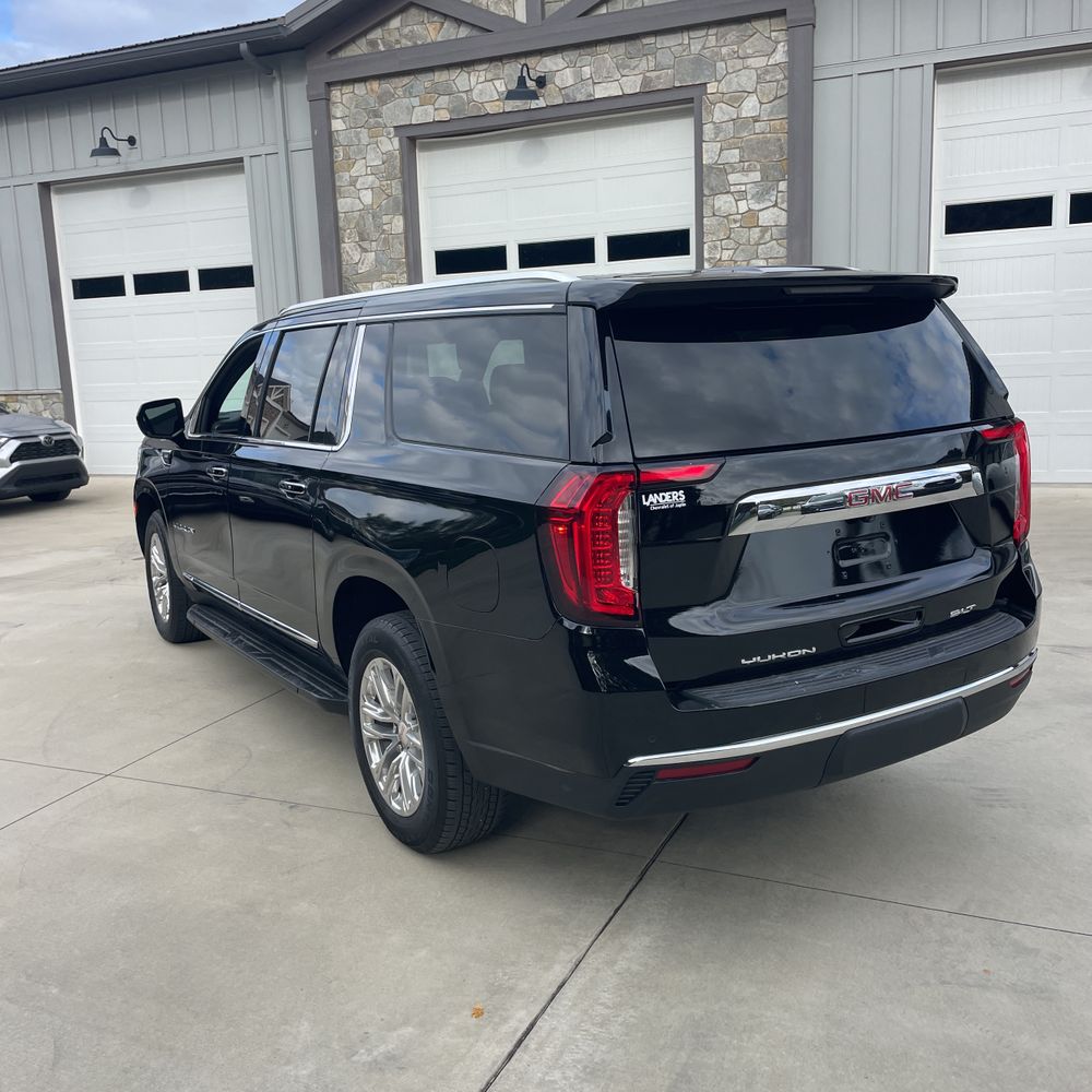 2023 GMC Yukon XL SLT