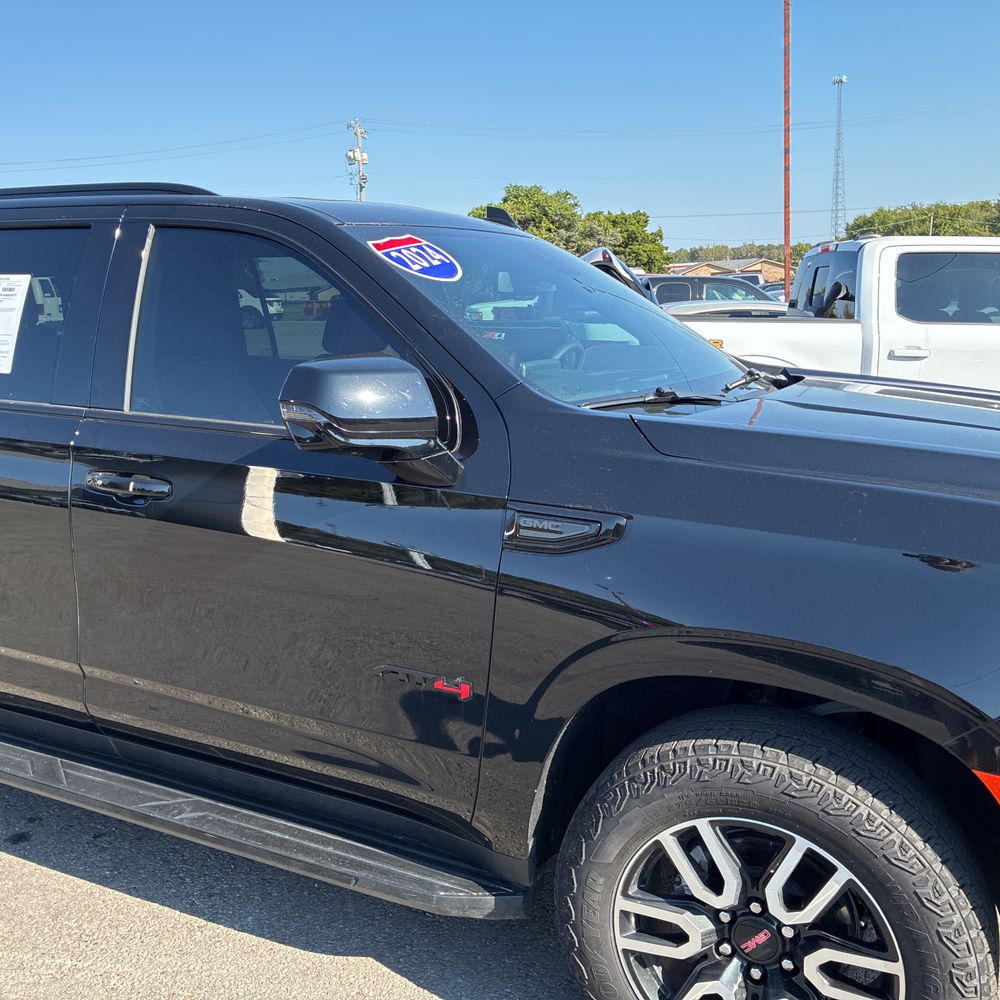 2024 GMC Yukon XL AT4