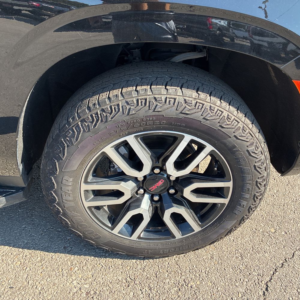 2024 GMC Yukon XL AT4