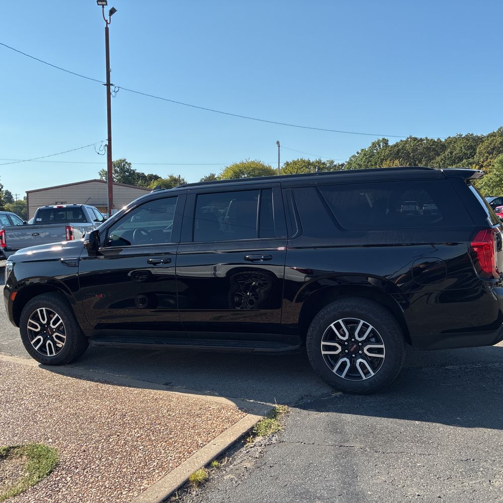 2024 GMC Yukon XL AT4