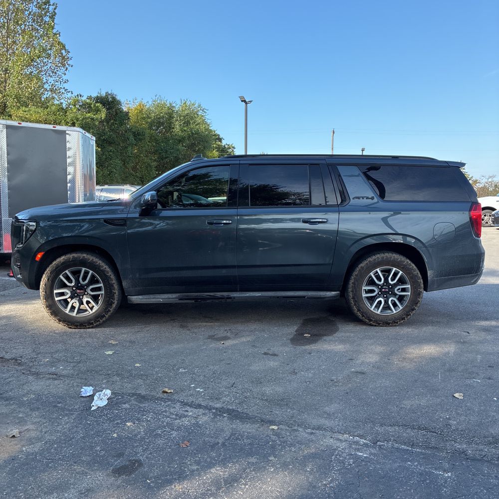 2021 GMC Yukon XL AT4