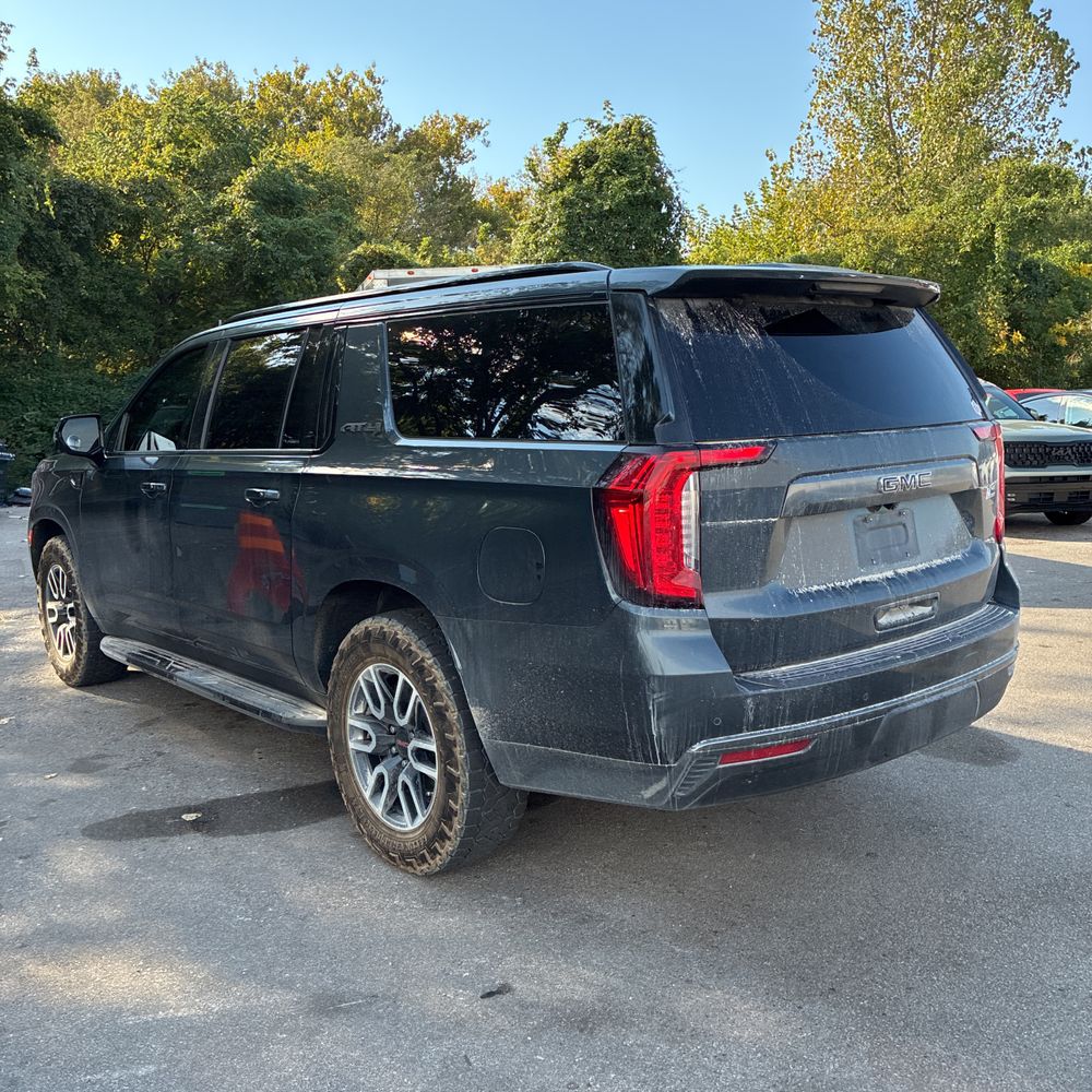 2021 GMC Yukon XL AT4
