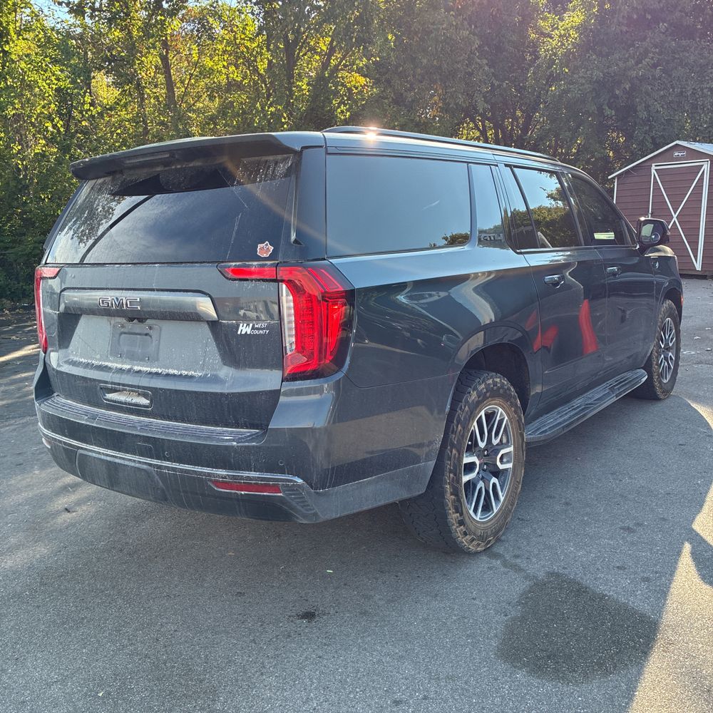 2021 GMC Yukon XL AT4