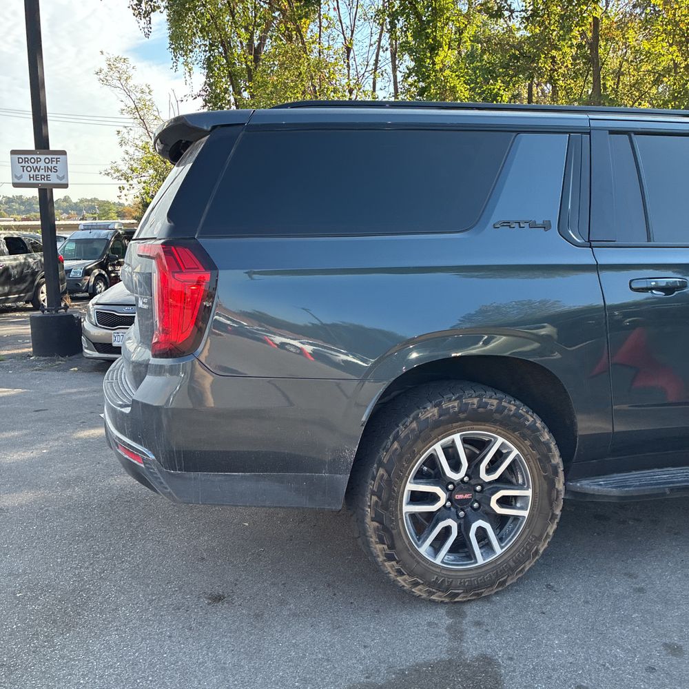 2021 GMC Yukon XL AT4
