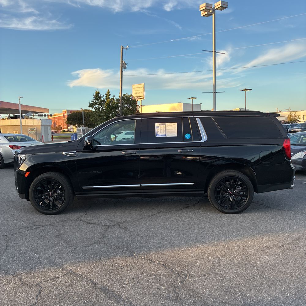2023 GMC Yukon XL Denali