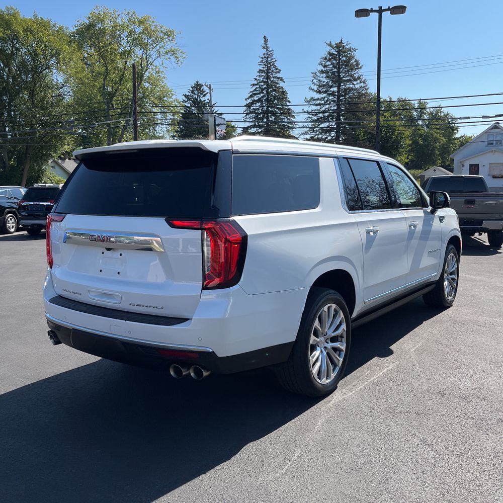 2022 GMC Yukon XL Denali