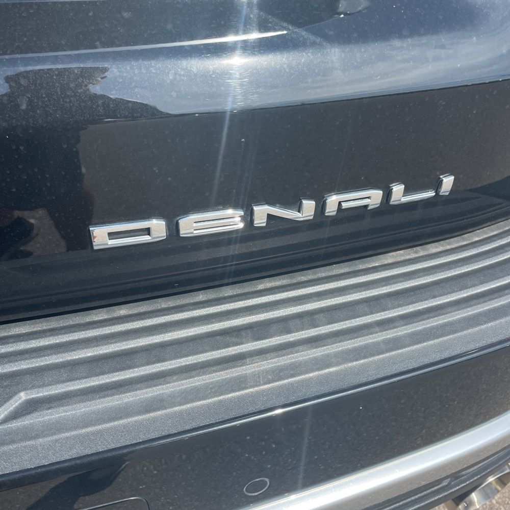 2022 GMC Yukon XL Denali