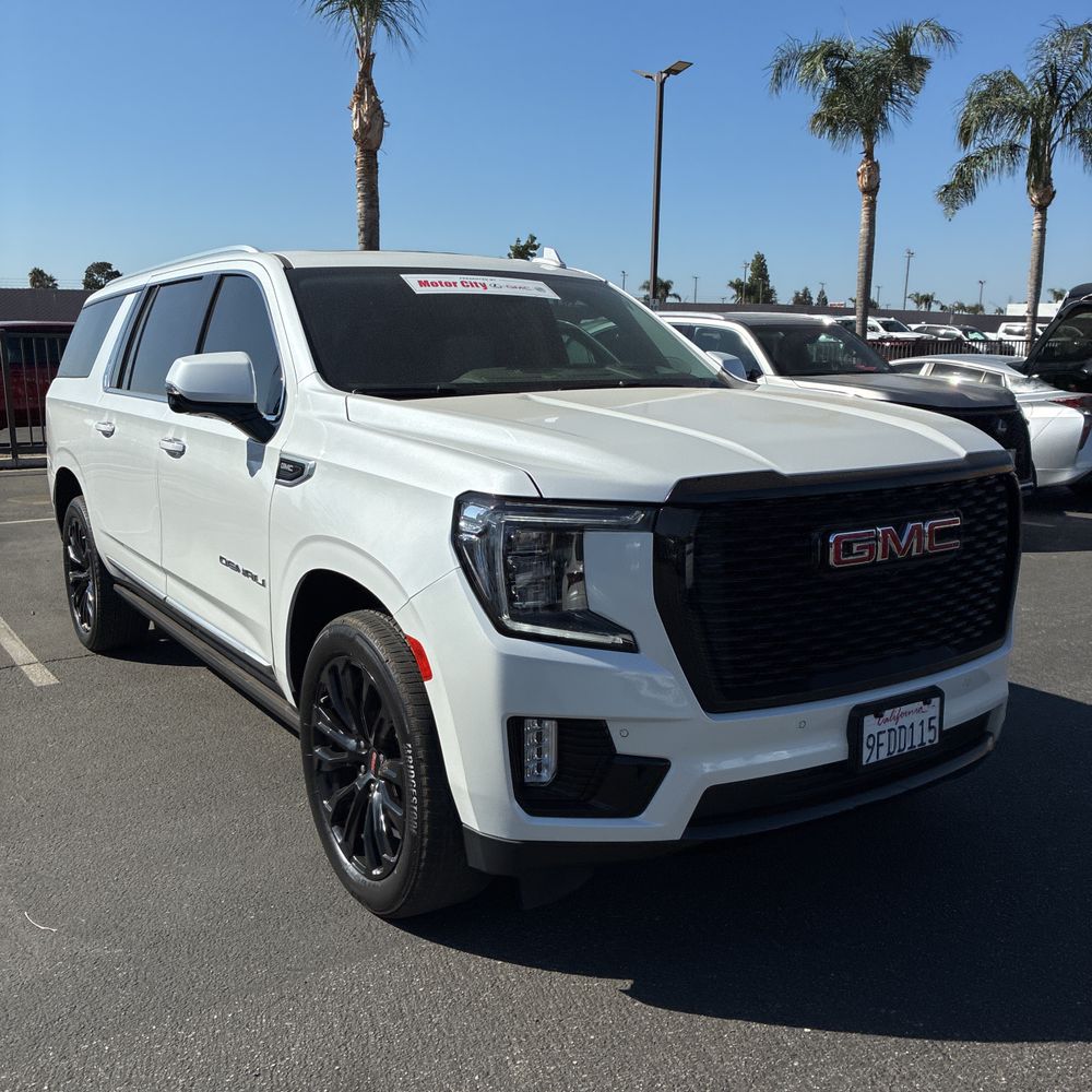 2023 GMC Yukon XL Denali