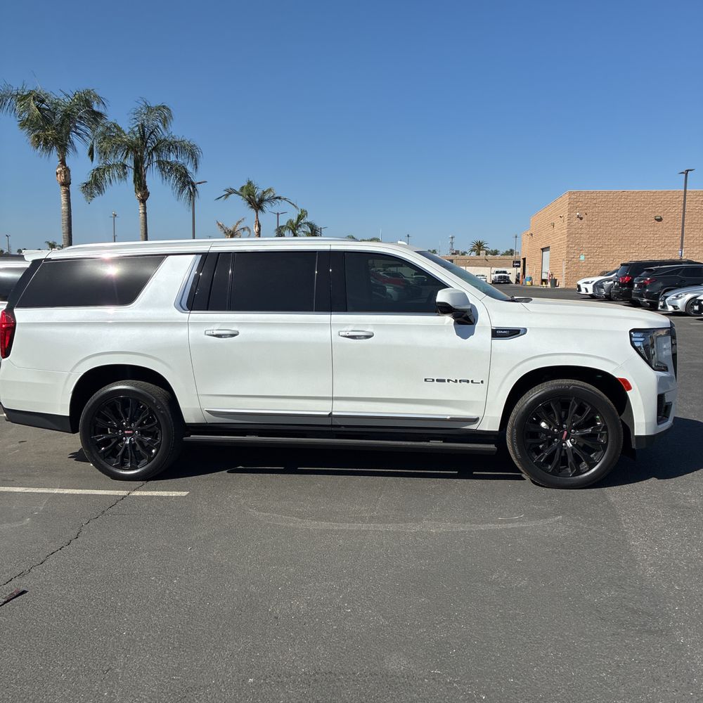 2023 GMC Yukon XL Denali