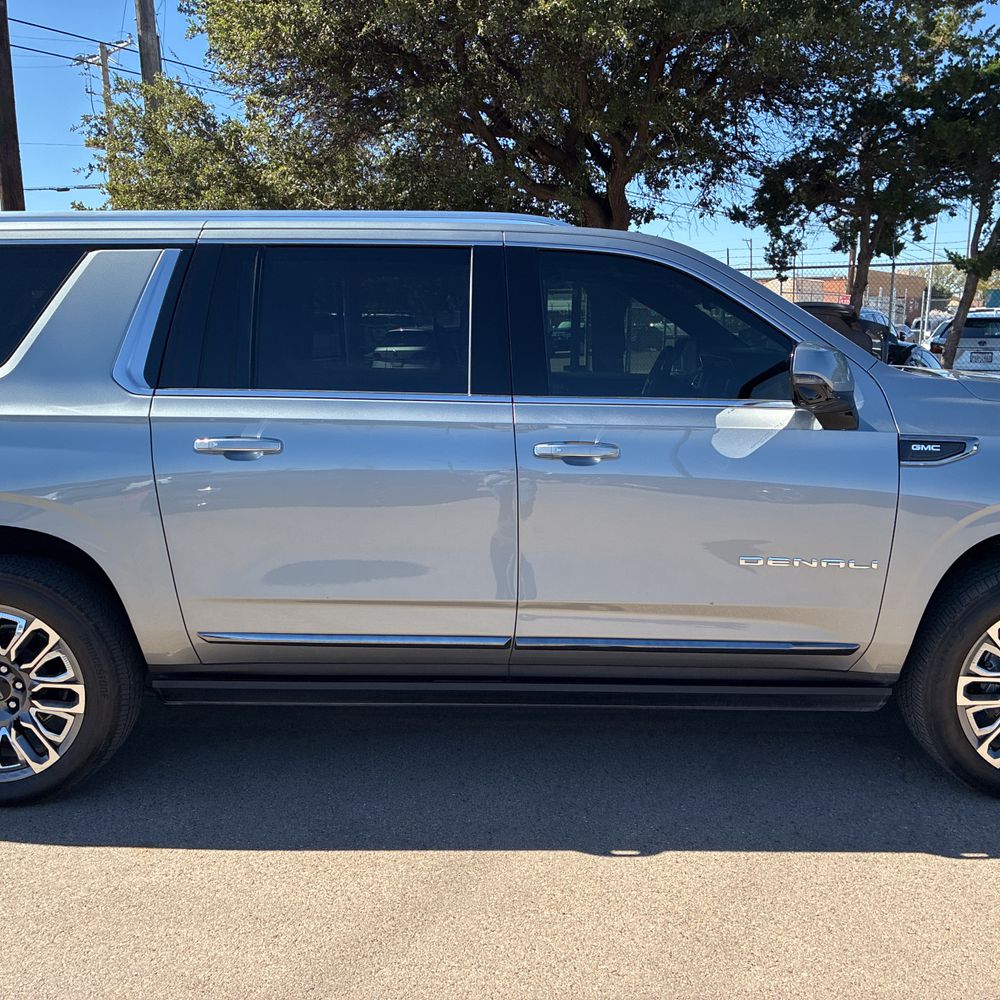 2023 GMC Yukon XL Denali Ultimate