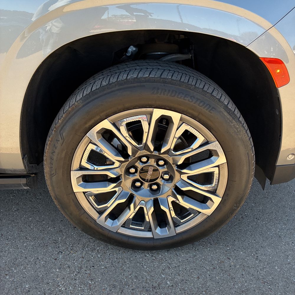 2023 GMC Yukon XL Denali Ultimate