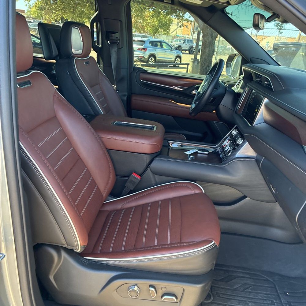 2023 GMC Yukon XL Denali Ultimate
