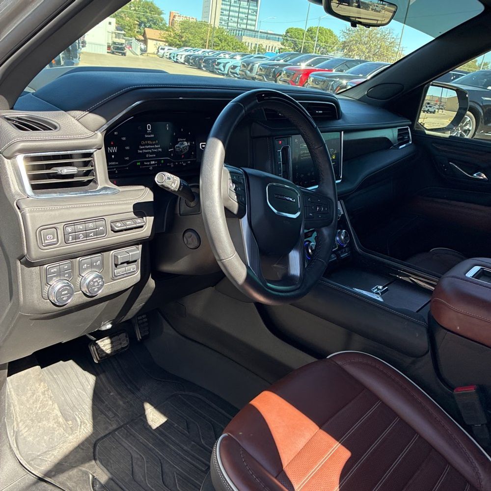 2023 GMC Yukon XL Denali Ultimate
