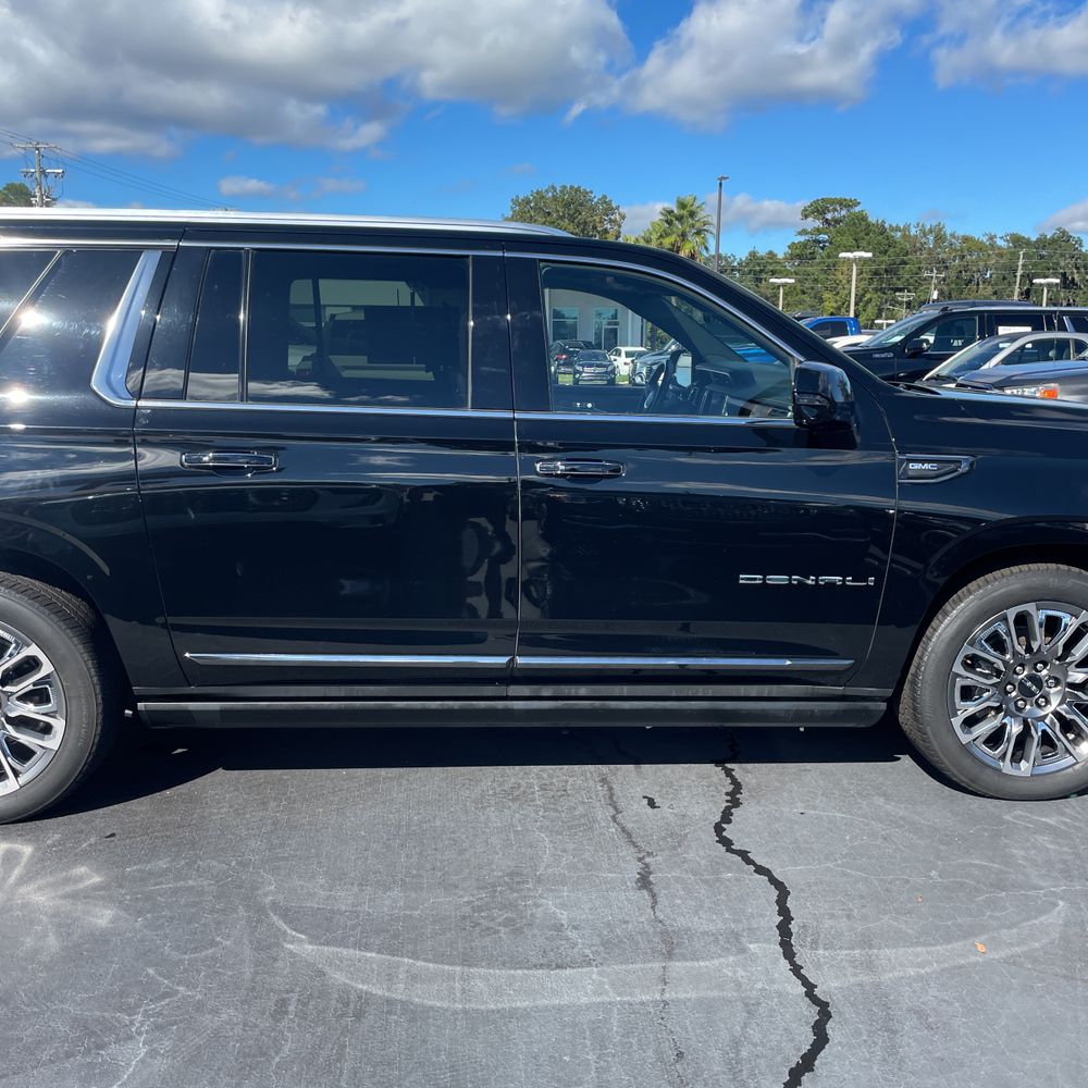 2023 GMC Yukon XL Denali Ultimate
