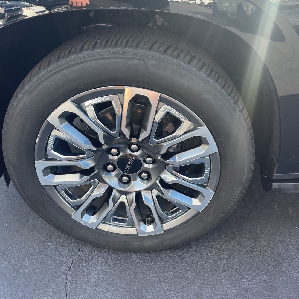 2023 GMC Yukon XL Denali Ultimate