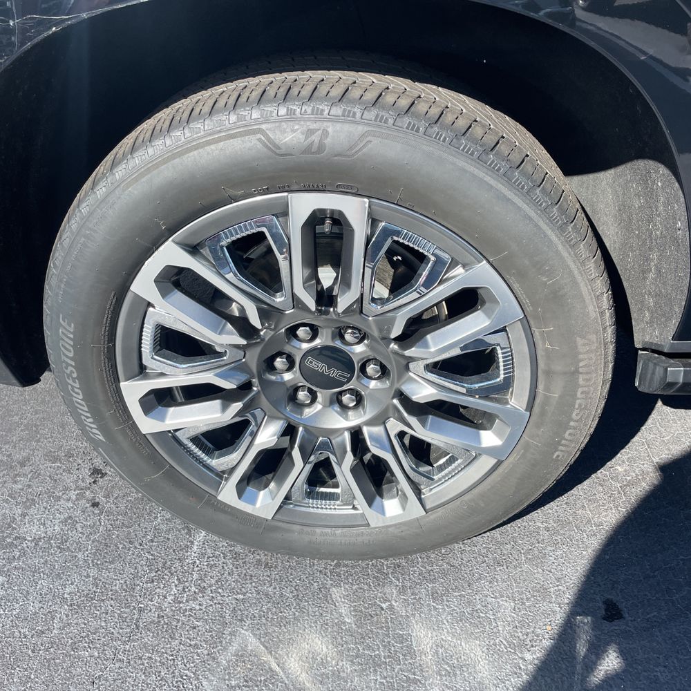 2023 GMC Yukon XL Denali Ultimate