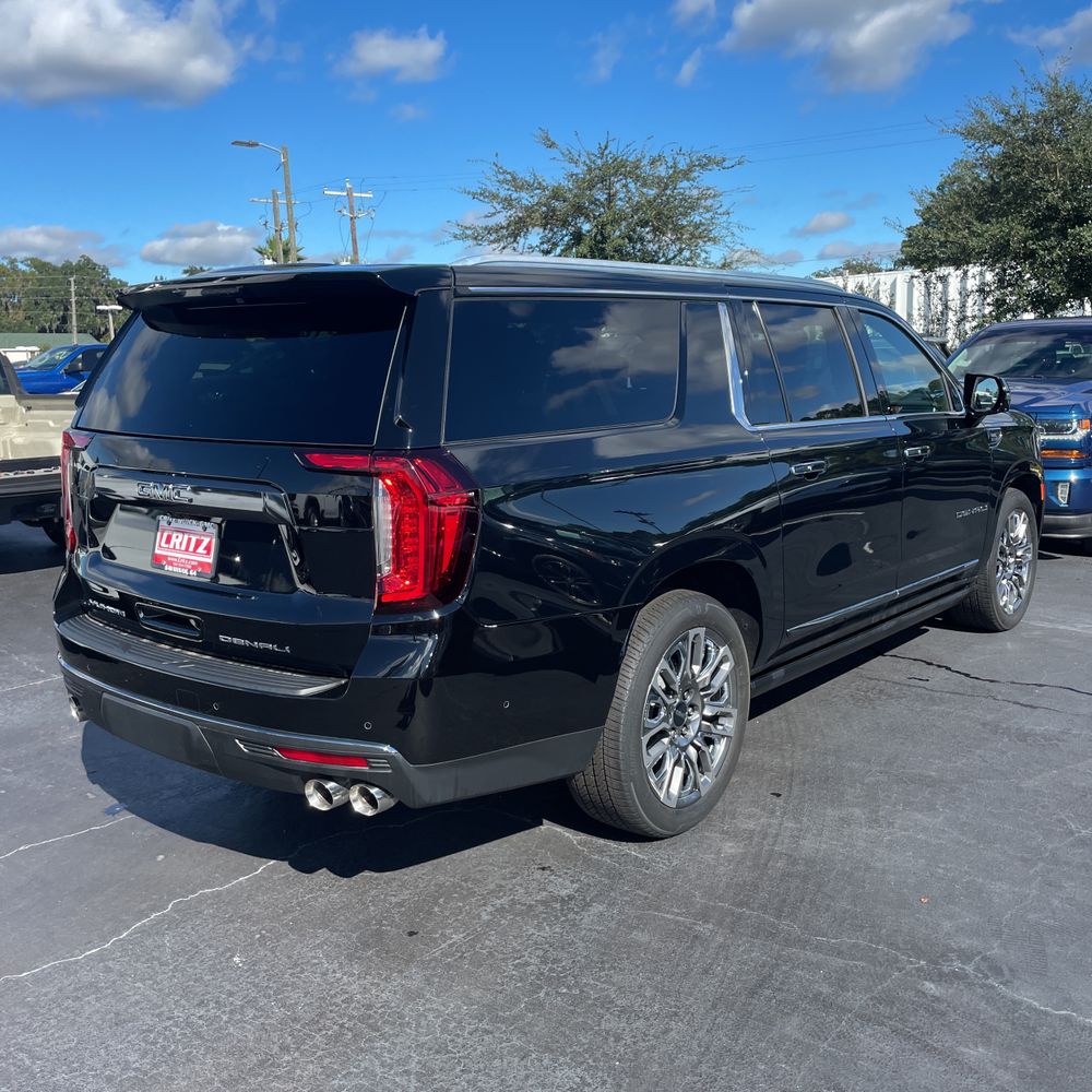 2023 GMC Yukon XL Denali Ultimate