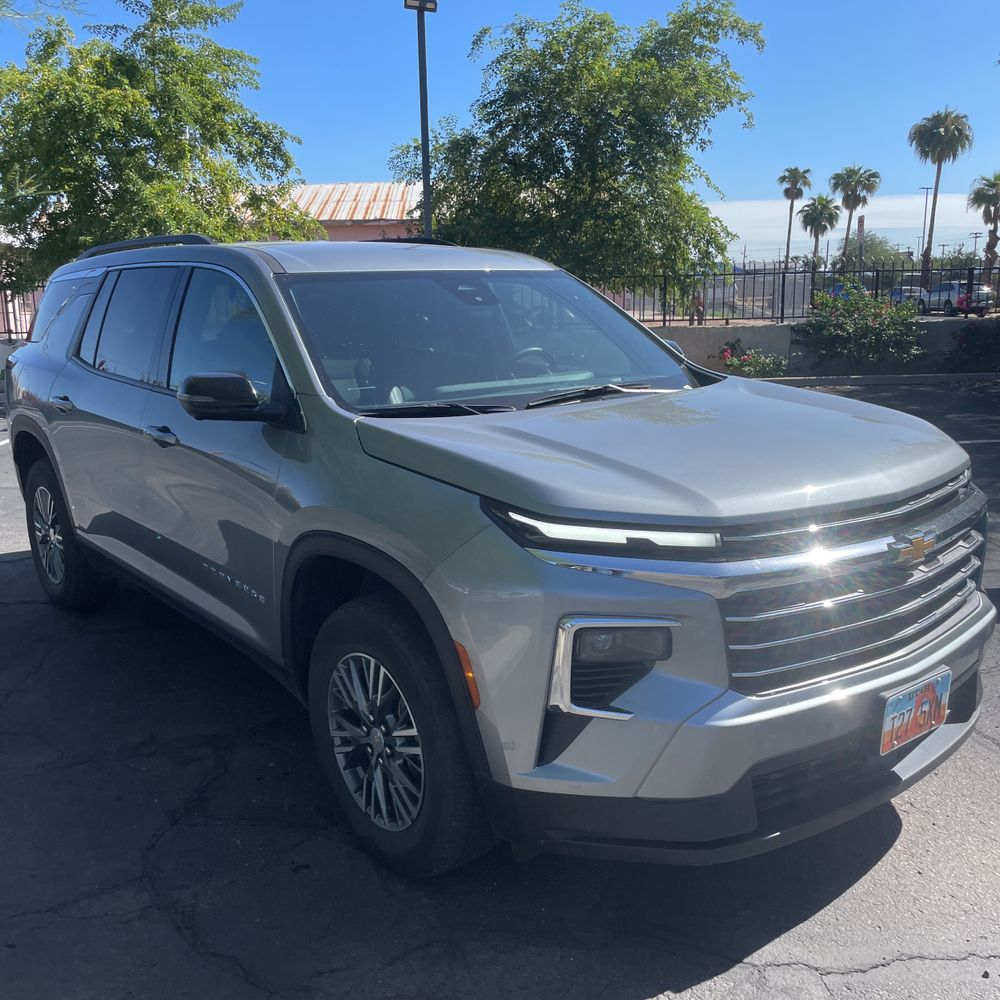 2024 Chevrolet Traverse LT