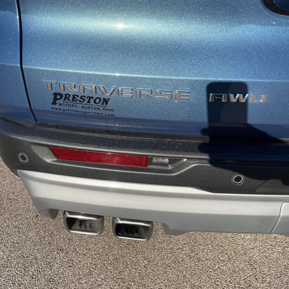 2025 Chevrolet Traverse LT