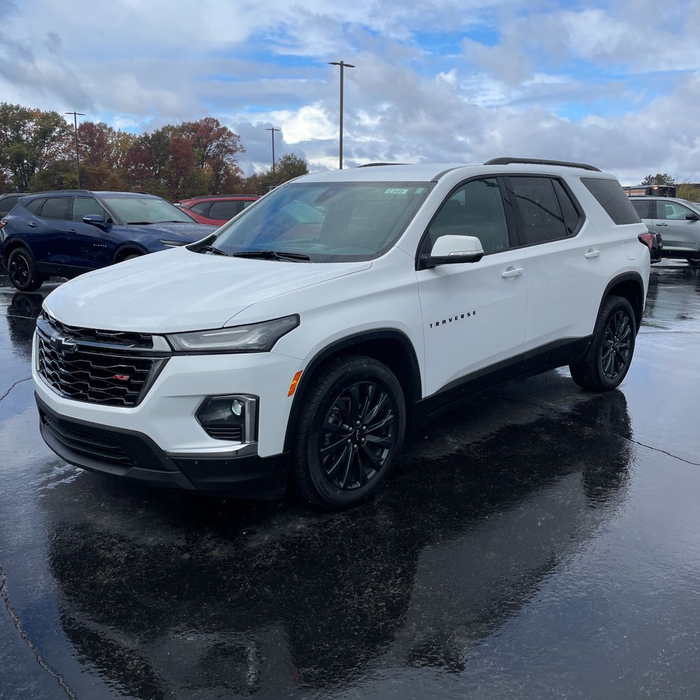 2023 Chevrolet Traverse RS
