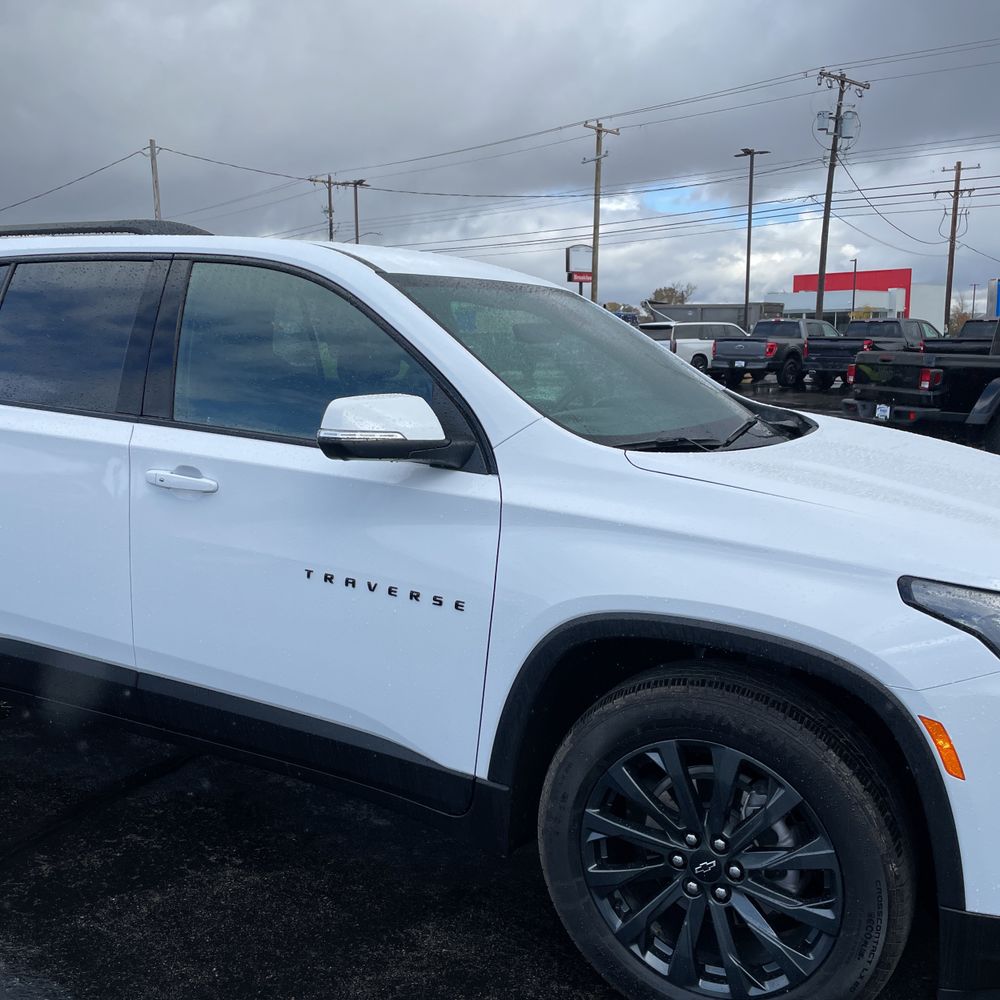 2023 Chevrolet Traverse RS