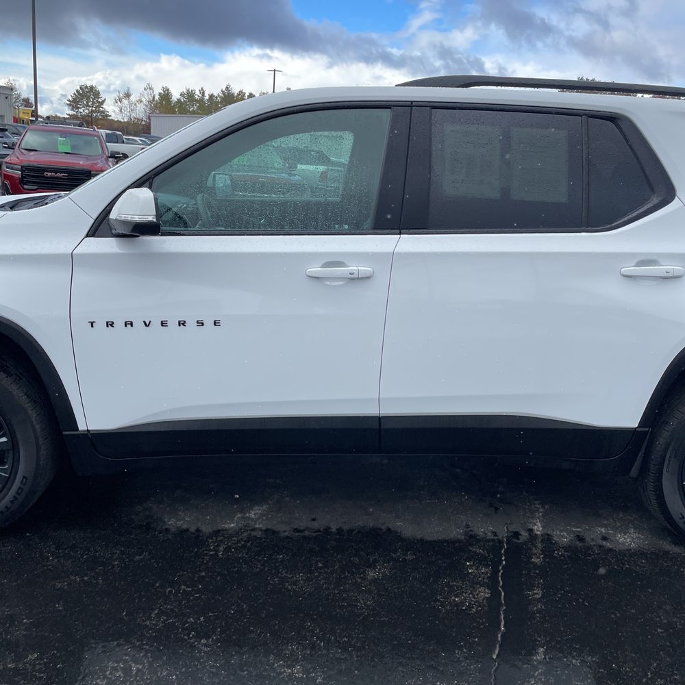 2023 Chevrolet Traverse RS