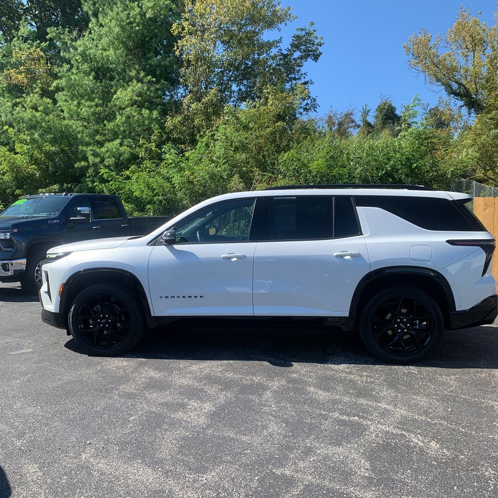 2024 Chevrolet Traverse RS