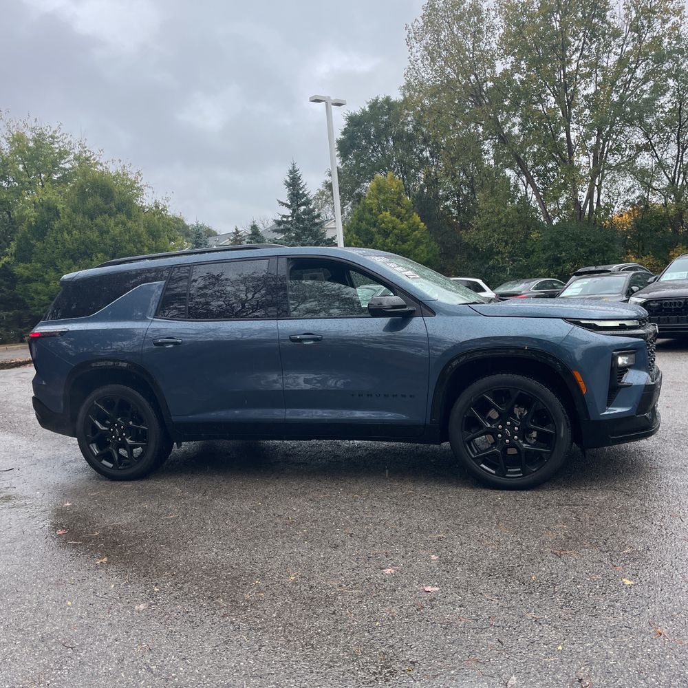 2025 Chevrolet Traverse RS